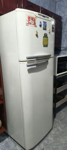 Geladeira eletrolux mod DF45 não está gelando 