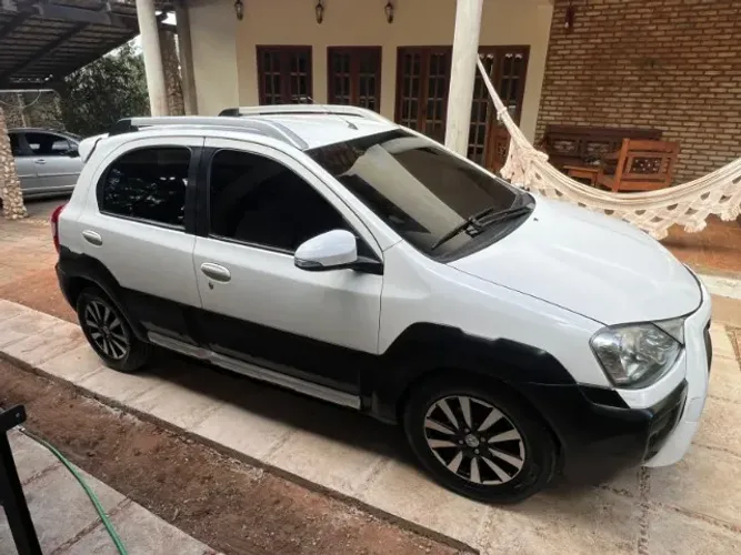 Toyota Etios Cross 1.5 Flex 16V 5P Mec. 2014