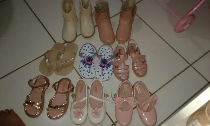 BOTAS, CHINELAS SAPATOS MENINA