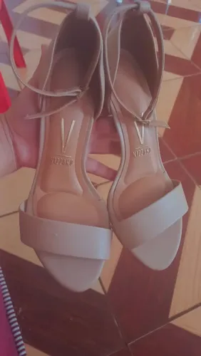 Vende-se esse lindo sapato vizzano 