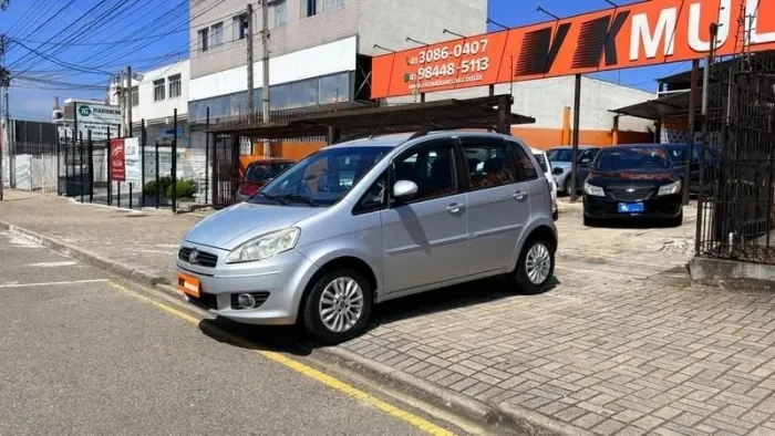 Fiat Idea Attractive 1.4 Fire Flex 8V 5P 2011