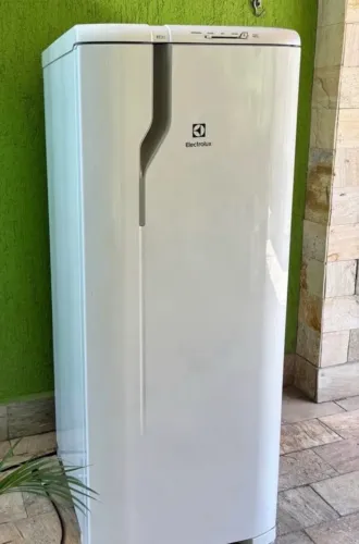 Geladeira Eletrolux (entrego) 