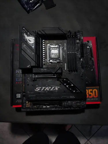 PLACA-MÃE ASUS ROG STRIX B850-F GAMING WIFI
