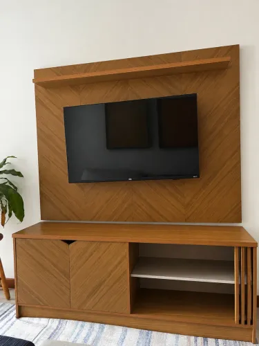 Rack com painel para TV