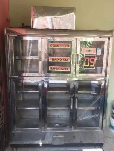 Vendo Balcão, Fruteira e expositor de 06 portas