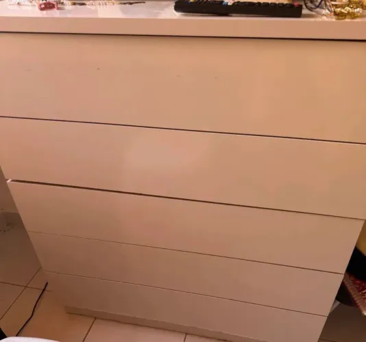 Cômoda + estante + escrivaninha 