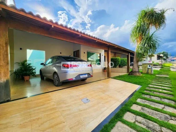 Casa de 2 quartos à venda, 185 m² por R$ 650.000 - Chácaras São Pedro - Aparecida de Goiân