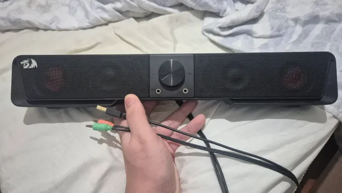 Soundbar RGB com suporte a bluetooth Redragon GS570