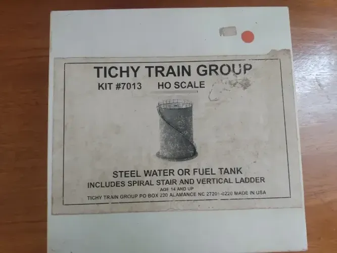 Kit Tanque Vertical 1/87 HO