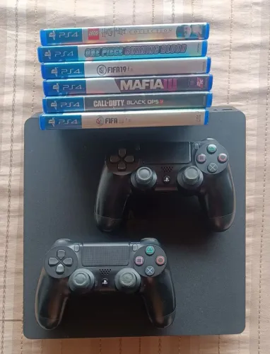 PS4 SLIM 1TB, 5 JOGOS E 3 CONTROLES