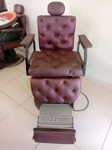 Poltronas barbeiro ferrante automáticas