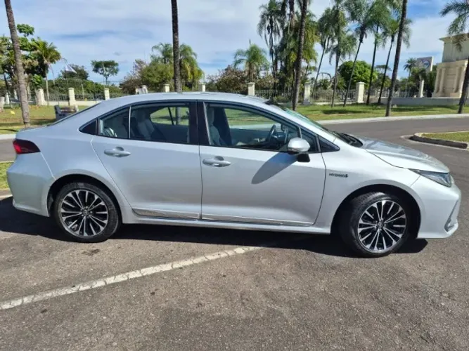 Toyota Corolla Altis Prem. Hybrid 1.8 Flex AUT 2024