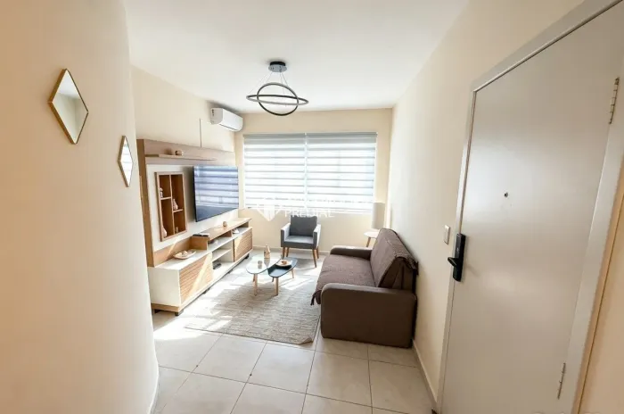 Apartamento com 2 dormitórios, suíte e garagem no Abraão