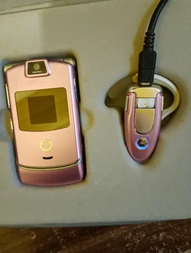 MOTOROLA RAZR V3 ROSA PARA COLECIONADOR