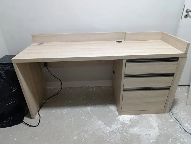 Mesa de escritório modulada (1,60 X 0,55)