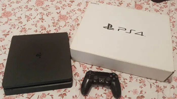 PS4 SLIM 1 Tb - 320 JOGOS ESTADO DE NOVO
