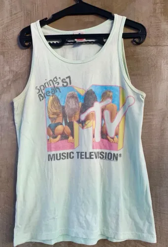 Camiseta regata MTV da marca americana Junk Food