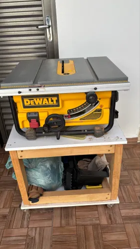 Serra Circular de Bancada DeWALT 220V Modelo DW745-B2