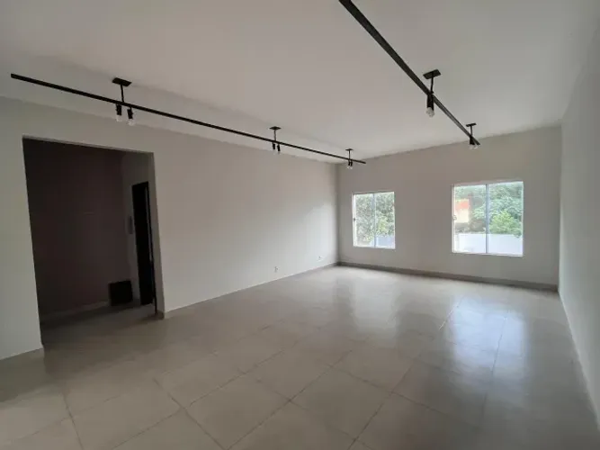 Sala para escritorio, 40m², 1º pav., s/ condom, otima local, Bairro Baú, prox. ao CIN