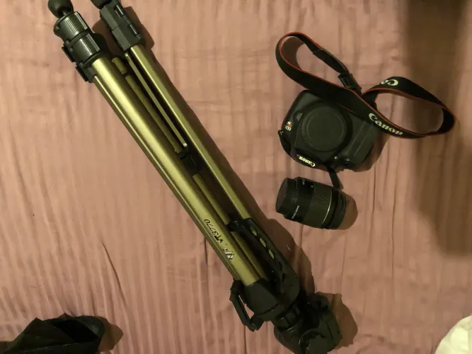 Canon Rebel T5 + Tripé WF WT3770