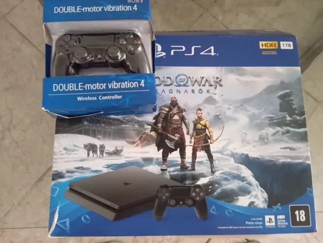 Ps4 slim 1TB - com dois controles e dois jogos