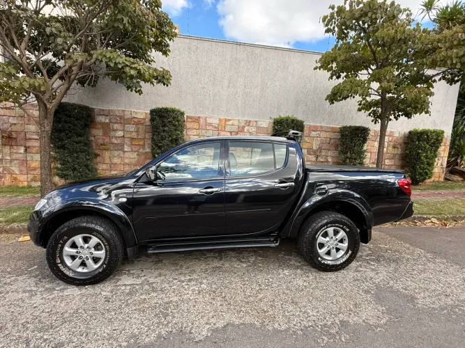 Mitsubishi L200 Triton HPE 3.5 CD V6 24V Flex Aut. 2011