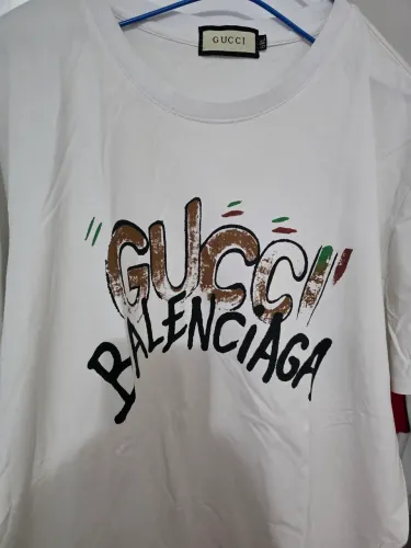 Camiseta Gucci Balenciaga
