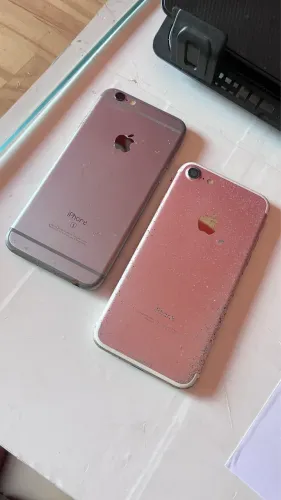 Dois iPhone para retirada de peças 7 e 8