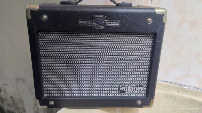Caixa de Guitarra Staner GT 50 - Semi Nova