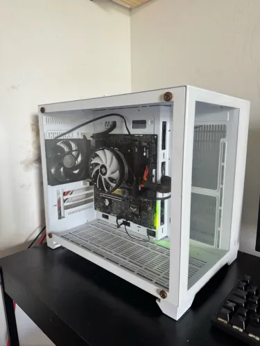 RYZEN 5 5600g - 16GB RAM 3200MHZ (PC GAMER)