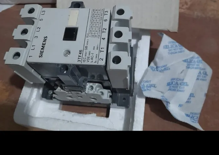 Contactor trifásico de 80 ampéres e 220 volta (MARCA: SIEMENS)