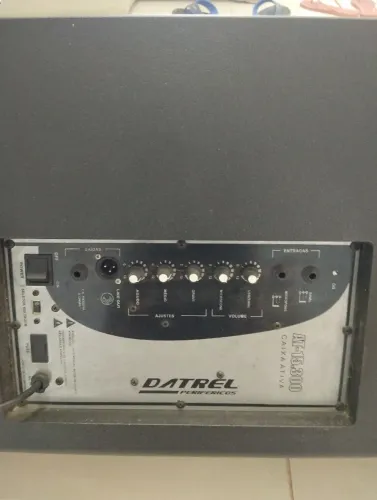 Caixa ativa amplificada