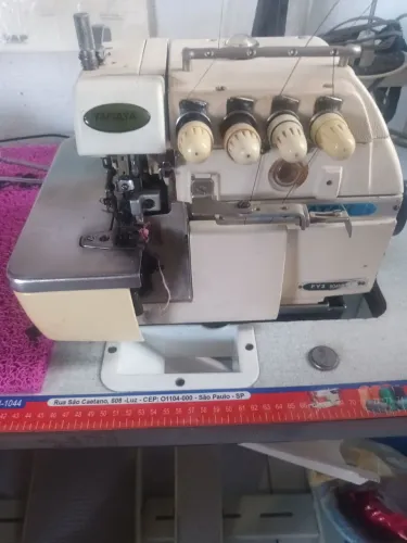 Máquina Overlock Industrial Yamata FY3 - Completa com Mesa e Motor