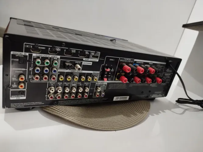 Receiver Onkyo modelo HT-R592