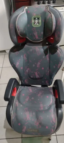 Vendo cadeirinha de carro e assento de elevação 