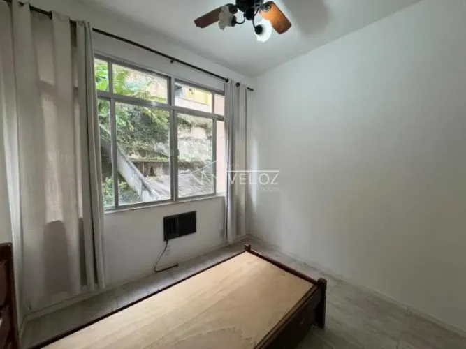 Apartamento : / Residencial / Glória