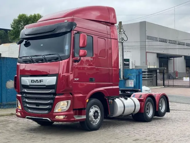 DAF XF 480 6X2 ANO 2024 EURO 6 - COM 152 MIL KM - DEFLETOR DE AR + CHAPÉU AERODINÂMICO