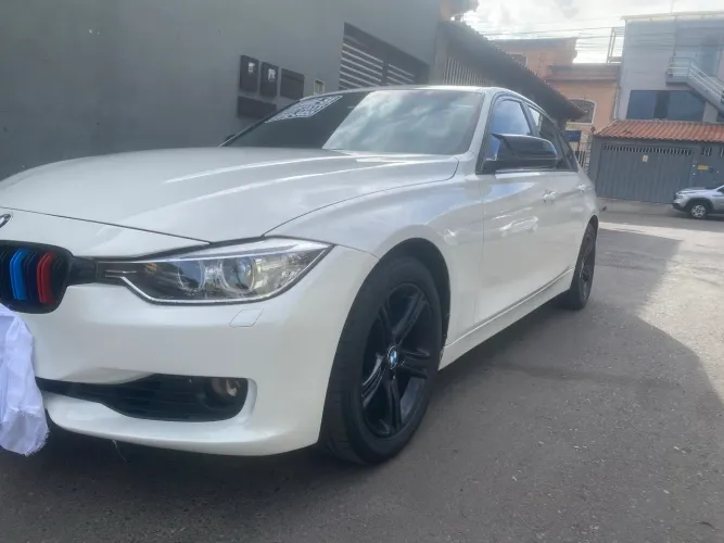 BMW 320I A 2.0 Turbo/activeflex 16V 184cv 4P 2014