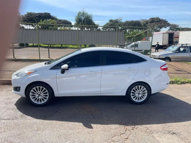 Ford Fiesta Sed. Ti./ti.plus1.6 16V Flex Aut. 2015