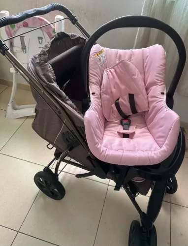 Carrinho e bebê conforto vendo separado também