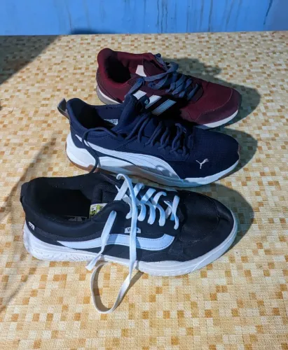 Kit 3 tênis Número 43 Vans Puma Adidas Troco por Guitarra Baixo e aparelho de som usb 
