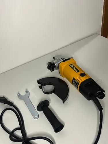 Esmerilhadeira 900W