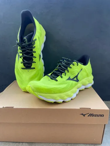 Mizuno Wave Sky 8