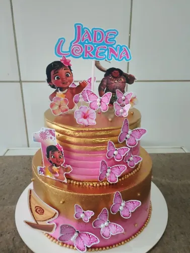 Bolo de aniversário, docinhos, salgadinhos e cupcakes