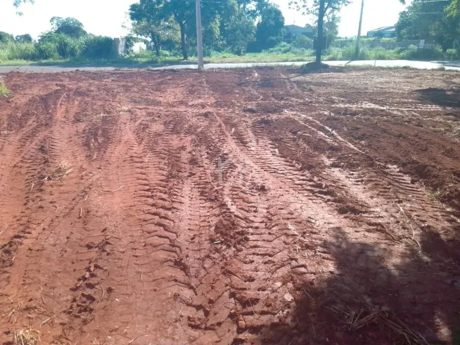 TERRENO DE ESQUINA RITA VIEIRA