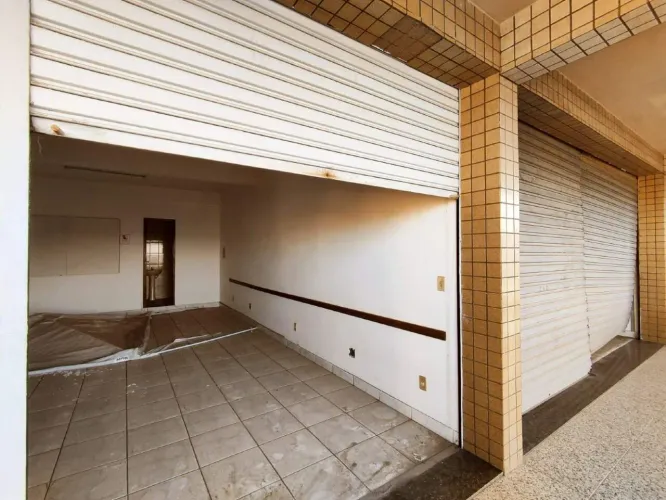 Andar com 05 lojas de 240m² em ótima localização próximo ao ponto comercial do bairro, Joa
