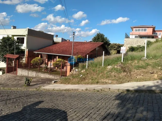Terreno com 372m² a venda bairro Santa Corona!