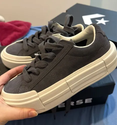 VENDO TÊNIS CONVERSE CHUCK TAYLOR ALL STAR CRUISE