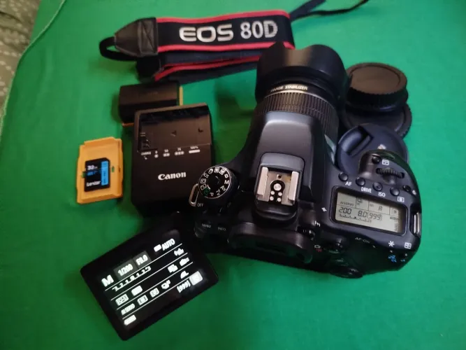 Camera Canon 80D