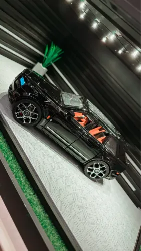 Miniatura Rolls-Royce Cullinan 1:20 s/cx 